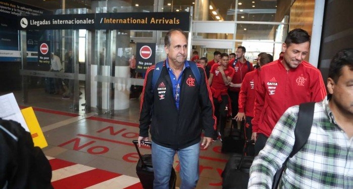 Noval demora a dar rumo ao futebol do Fla um mês após saída de Caetano