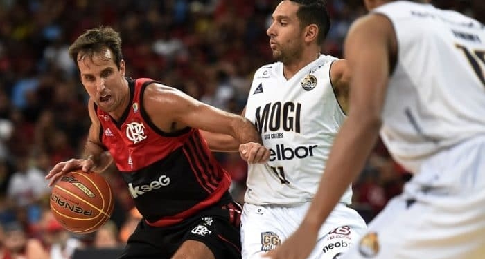 Flamengo se fecha por adeus de Marcelinho com título: "É dar o sangue"