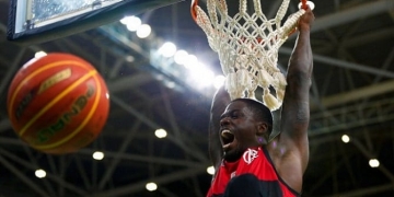 Com Arena lotada, Flamengo recebe Mogi para jogo 2 da semifinal do NBB