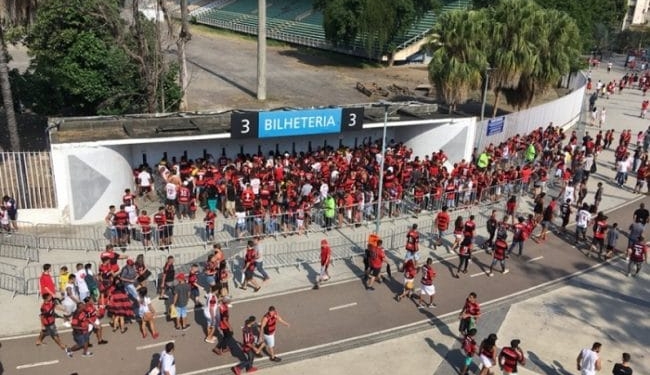 Flamengo divulga parcial com 35 mil ingressos vendidos contra o Emelec