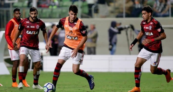 Léo Duarte e Thuler são elogiados por Barbieri: 'Ganhamos opções'