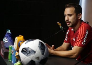 Com cabeça no lugar, Everton Ribeiro destaca evolução do Fla