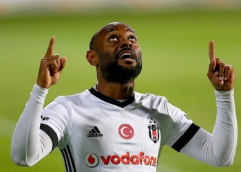 Flamengo abre negociação e agenda reunião por Vagner Love