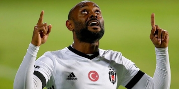 Flamengo abre negociação e agenda reunião por Vagner Love
