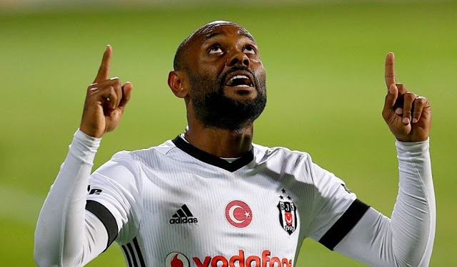 Flamengo abre negociação e agenda reunião por Vagner Love