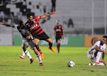 Flamengo evolui aos poucos, volta a ditar ritmo e dá sinais de confiança