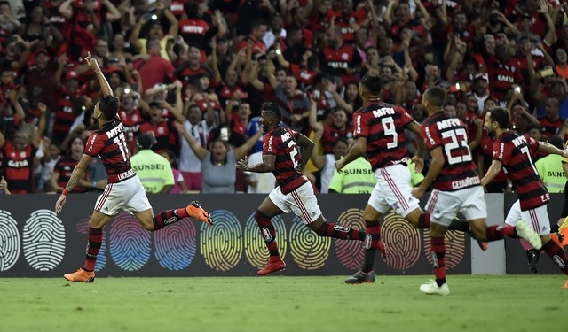 Análise: entre o furacão e o improviso, Flamengo cresce e vive embalo inicial no Brasileiro