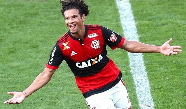 Inter monitora Willian Arão, e aguarda opinião de Rodrigo Caetano