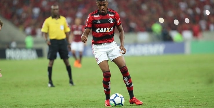Jean Lucas cresce no comando de Barbieri, deixa Arão para trás e ganha mais chances