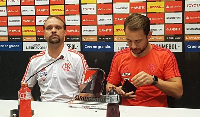 Auxiliar, Maurício Souza explica expulsão de Barbieri: "Reclamou de algumas faltas"