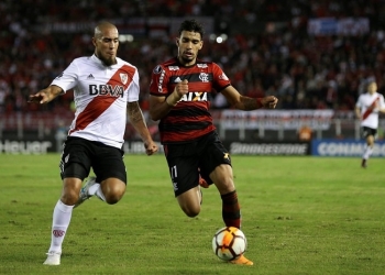 Paquetá leva amarelo, é suspenso e não joga ida das oitavas da Libertadores pelo Flamengo