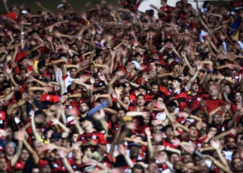 Menos tumulto, mais festa: torcida do Fla supera incidentes em volta à Libertadores