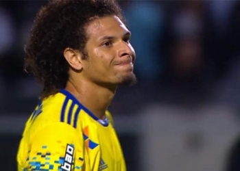 Flamengo e Inter avaliam elencos e negociação por Arão estaciona