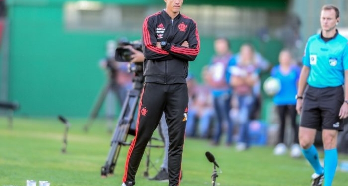 Para Barbieri, Diego está bem fisicamente e vai recuperar o bom futebol