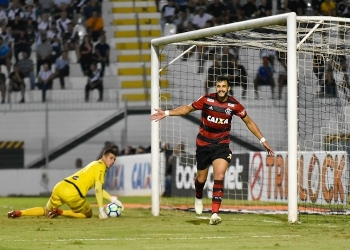 Artilheiro do Fla, Ceifador prevê ''disputa sadia'' caso Guerrero volte ao time