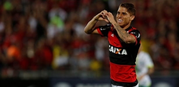 Cuéllar vira titular absoluto com Barbieri e vive melhor momento no Fla