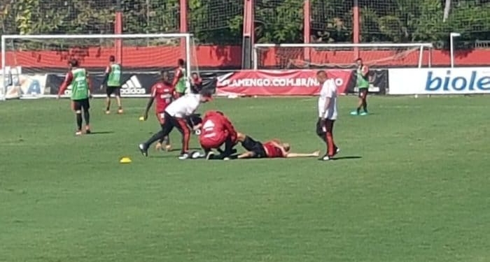 Geuvânio sofre lesão no tornozelo e pode ser mais um desfalque contra o River