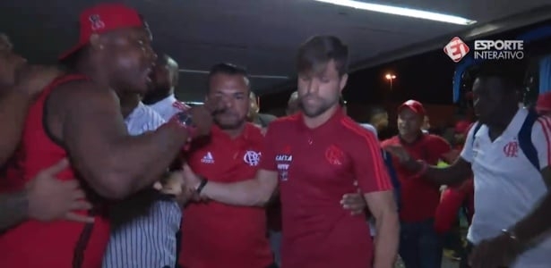 Violência em aeroporto foi divisor de águas no Fla. Dentro e fora de campo