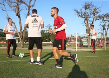 Barbieri espera avaliação para contar com Diego, na quinta