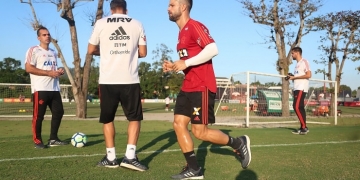 Barbieri espera avaliação para contar com Diego, na quinta