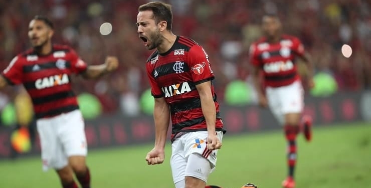 Éverton Ribeiro comemora volta de Guerrero e valoriza vitória do Flamengo