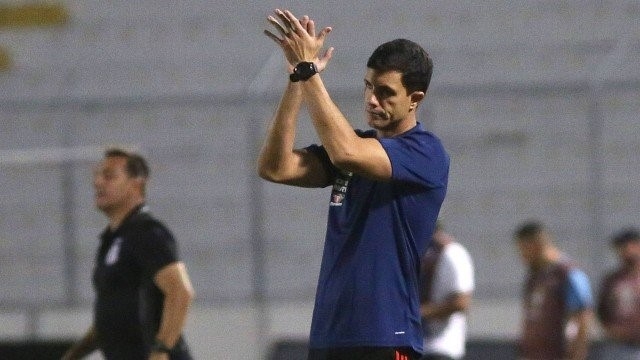 Invicto no comando do Fla, Barbieri supera série inicial de Rueda e pode alcançar Carpegiani