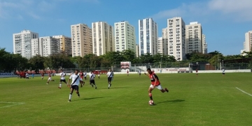 Flamengo vence o Vasco por 6 a 3 em torneio sub-16 sem cinco titulares