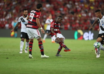 Flamengo empata com a Ponte no Maraca e avança na Copa do Brasil