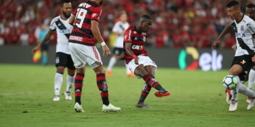 Flamengo empata com a Ponte no Maraca e avança na Copa do Brasil