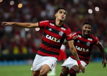 Com recorde de público no Brasileirão, Fla vence o Inter, e se isola na ponta da competição