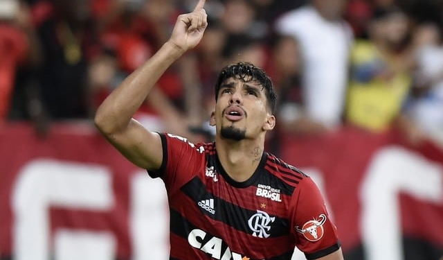 Na montanha-russa do futebol, Paquetá e Evander vivem Flamengo x Vasco diferente