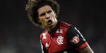 Inter monitora a situação do volante Arão, que negocia com o Santos