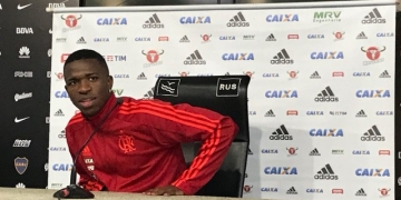 Vinicius evita futuro antes de possível despedida da Liberta: "Tudo pelo 1º lugar"