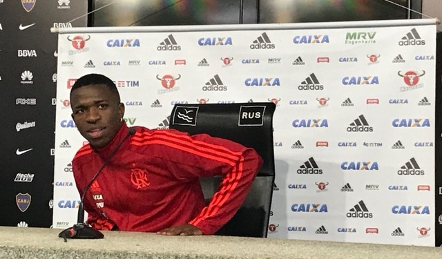 Vinicius evita futuro antes de possível despedida da Liberta: "Tudo pelo 1º lugar"