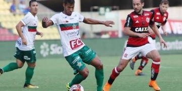 Dias de paz: Éverton Ribeiro diz que Fla afastará problemas ”dentro de campo”