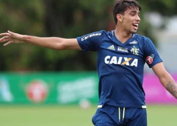 Juventus prepara oferta por Paquetá, que foi recomendado ao Milan por Ronaldinho