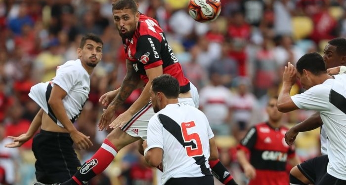 Homens ou meninos? Fla reduz média em 16 anos e coloca zaga à prova contra o Galo