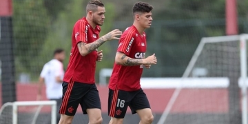 Flamengo pode emprestar Ronaldo para equipe da Série A