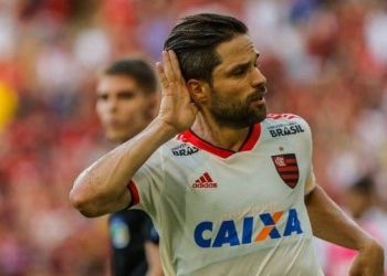 Diego comenta ausência na Copa: 'A seleção também perde'