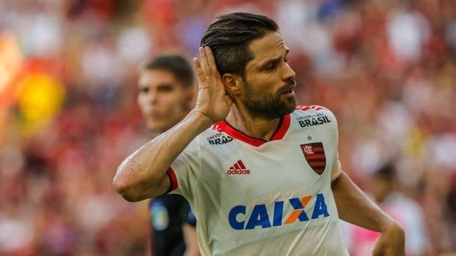 Diego comenta ausência na Copa: 'A seleção também perde'