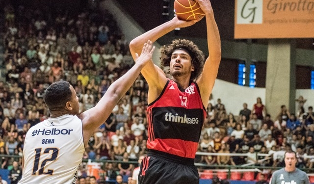 Mogi bate o Flamengo no adeus de Marcelinho e vai à final inédita