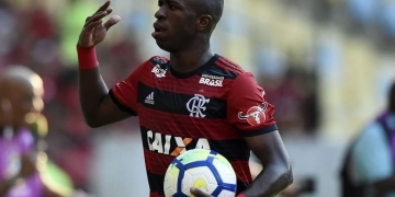 Vinicius Jr elogia D`Alessandro e rebate Rodrigo Dourado: "Demos aula de futebol"