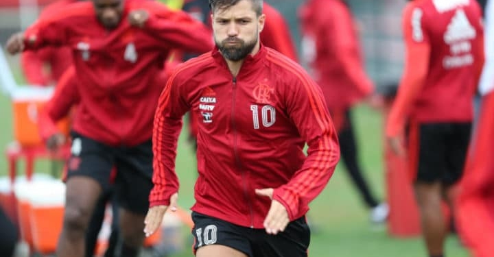 Embalado por boas atuações, Fla faz último jogo em casa antes da parada para a Copa