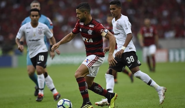 Após polêmica, Diego minimiza assunto Seleção: "Meus sonhos envolvem o Fla"