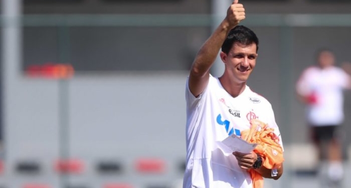 Sem pressa, Flamengo vai iniciar conversas para efetivar Barbieri