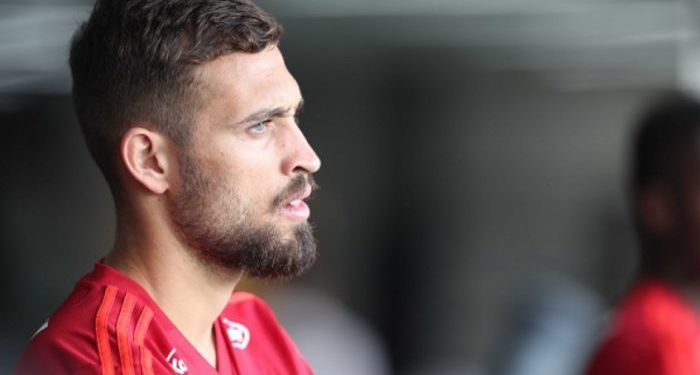 Substituído por lesão, Léo Duarte espera estar pronto para domingo