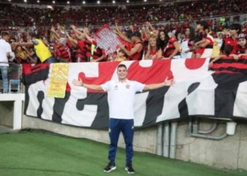 Daniel Cabral assina primeiro contrato profissional com o Flamengo