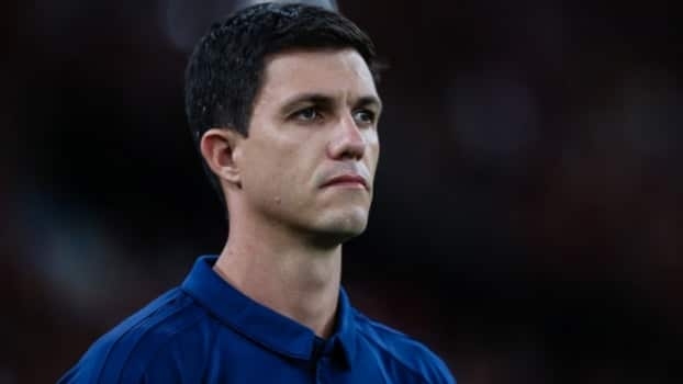 Barbieri freia empolgação no líder Flamengo: "Não conquistamos nada"