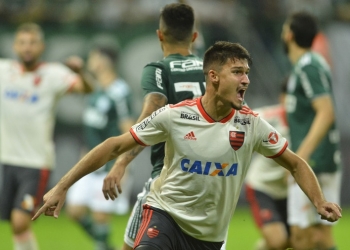 Com raça e gol de Thuler, Flamengo empata com Palmeiras e abre vantagem no Brasileiro