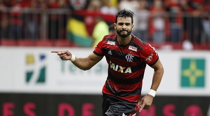 Dourado desencanta, Vizeu marca, Fla bate Flu e se isola na liderança